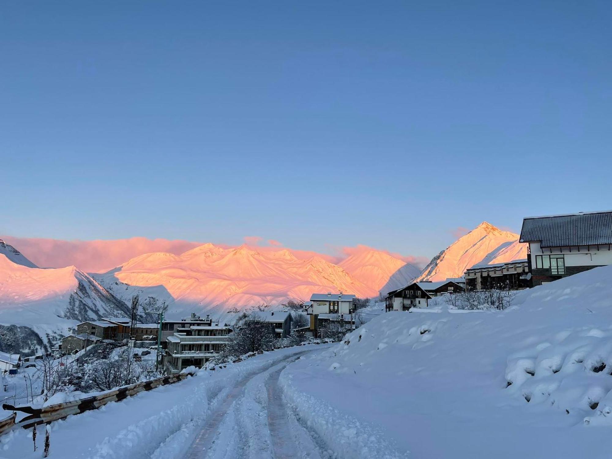 Hotel Seven Gudauri Bagian luar foto